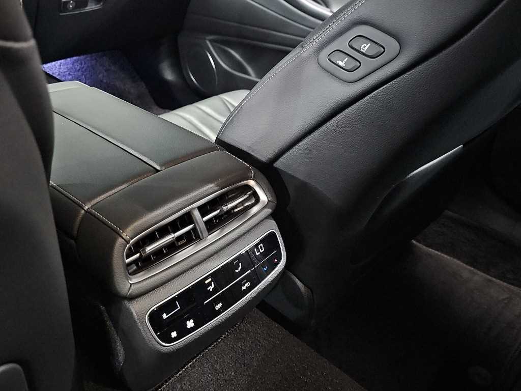 Genesis G80 — photo 13
