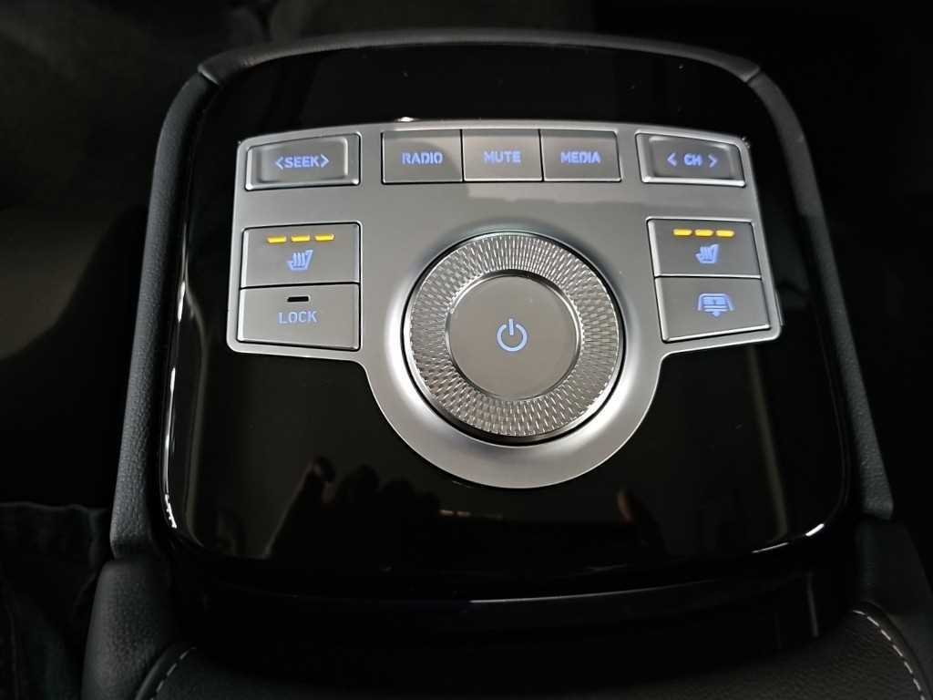 Genesis G80 — photo 14