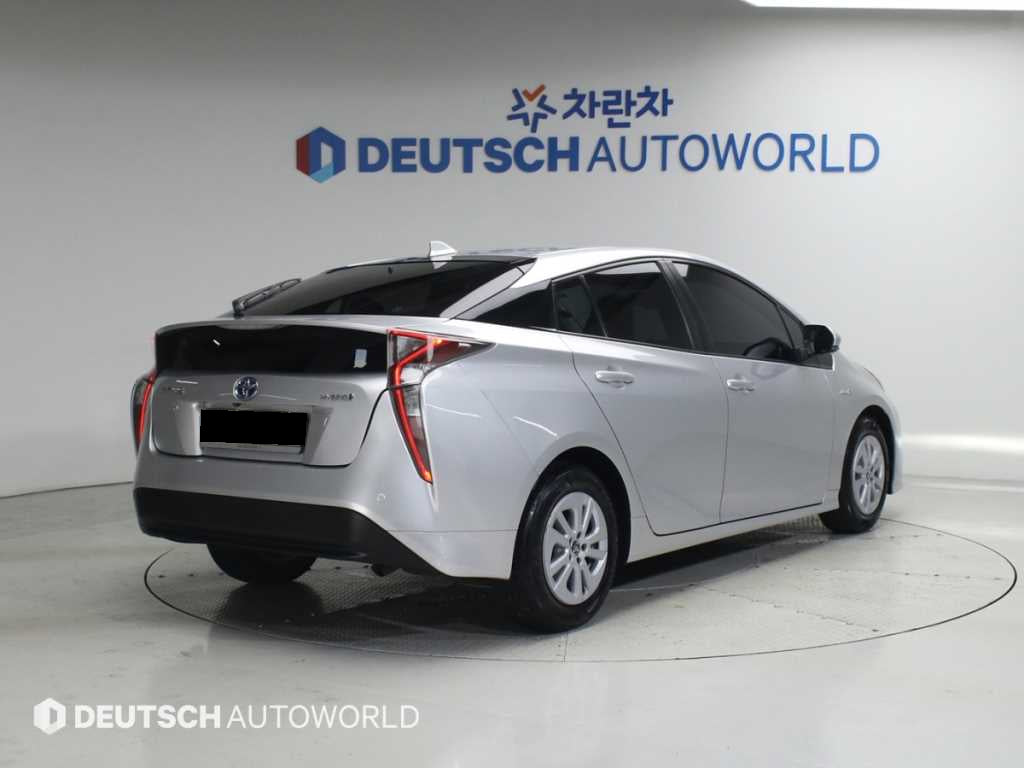 Toyota Prius — photo 03