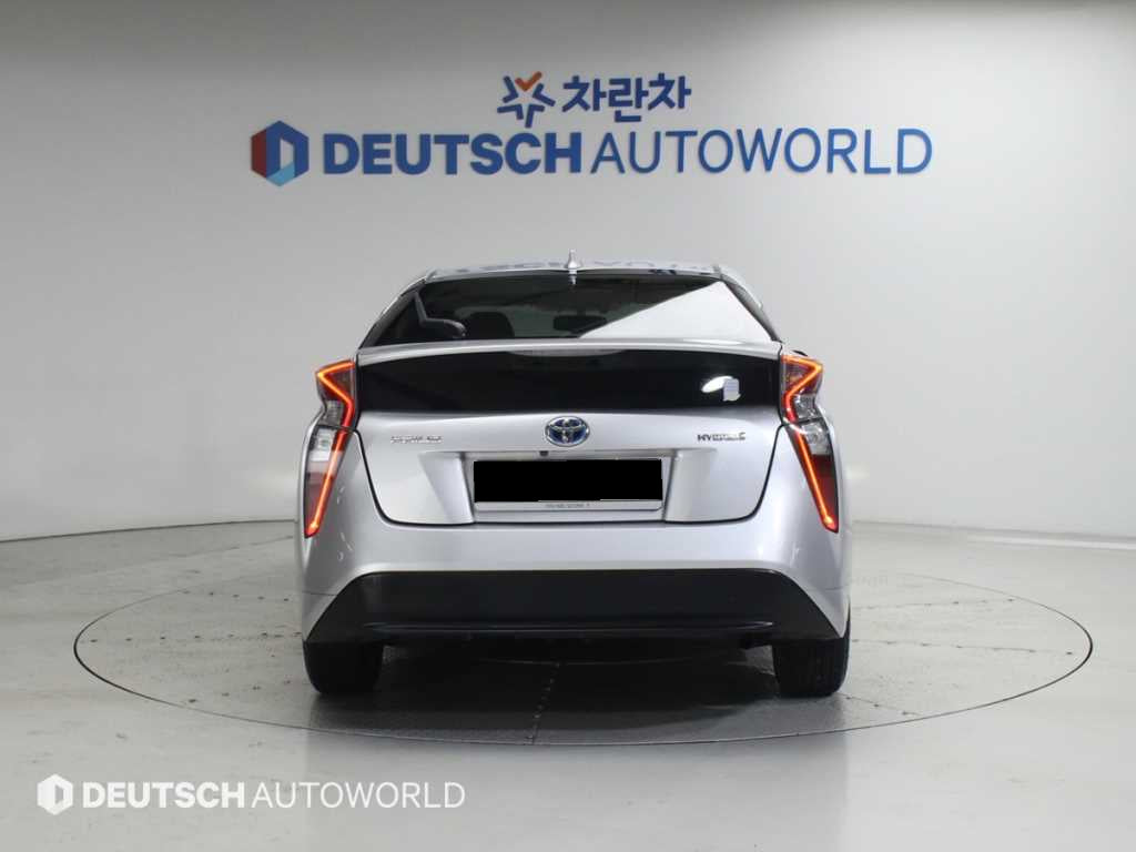 Toyota Prius — photo 04