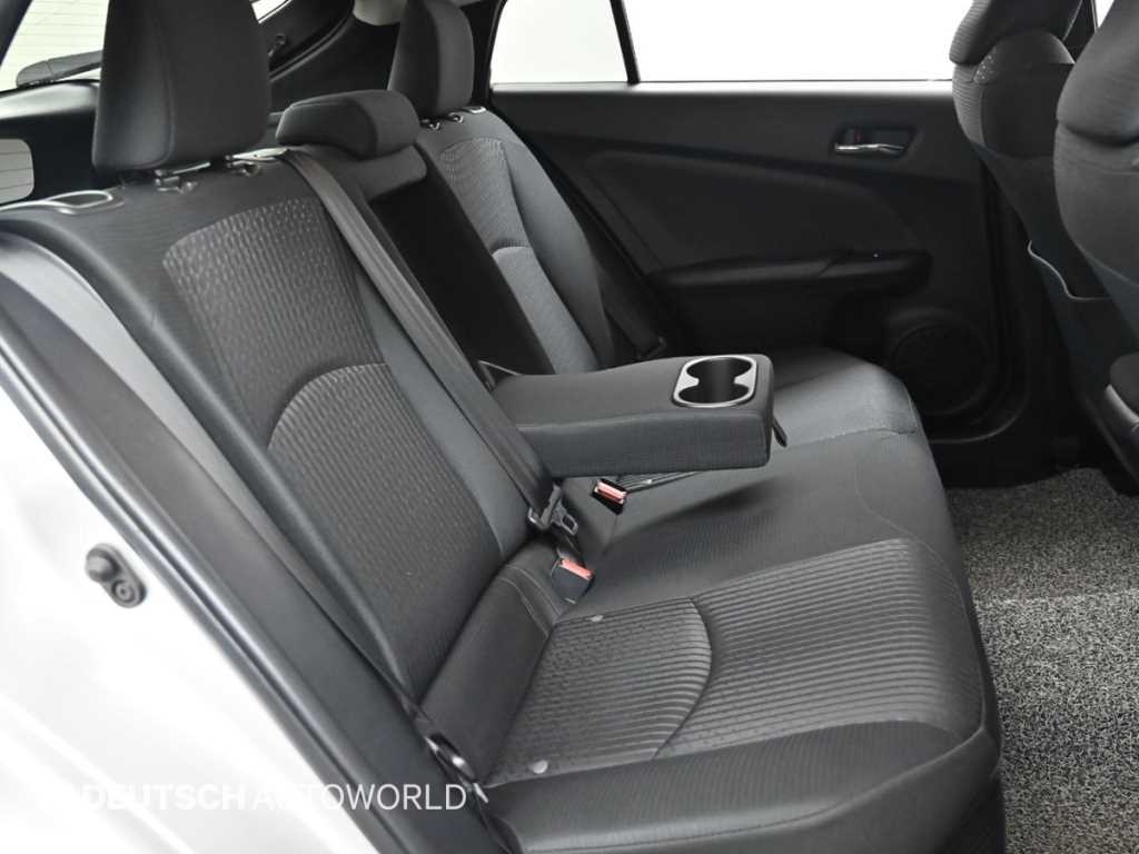 Toyota Prius — photo 10