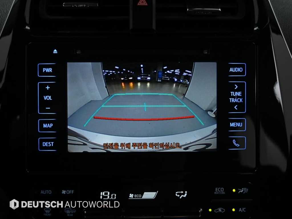 Toyota Prius — photo 13