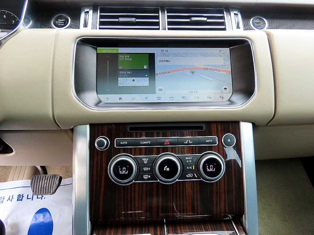 Land Rover Range Rover — photo 12
