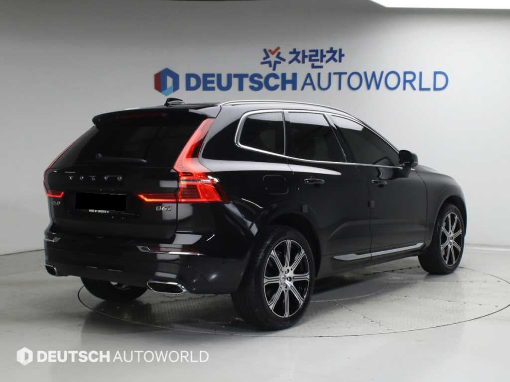 Volvo XC60 — photo 02