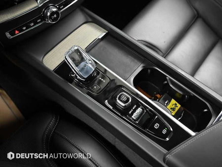 Volvo XC60 — photo 09