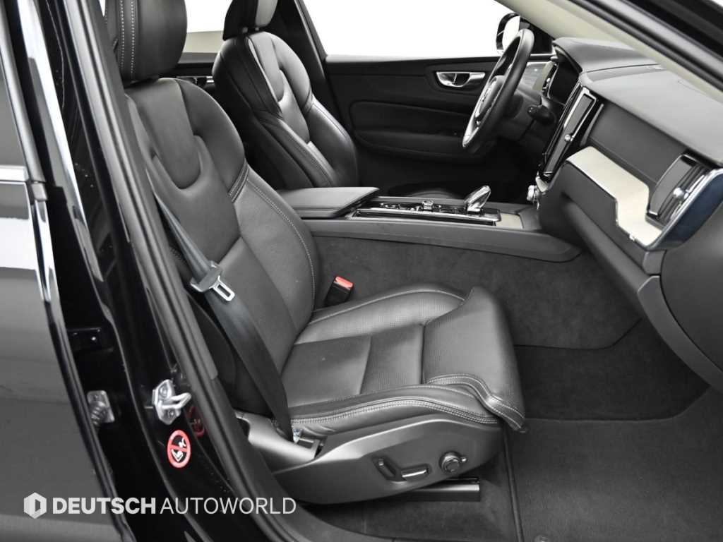 Volvo XC60 — photo 10