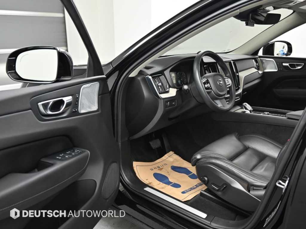 Volvo XC60 — photo 11