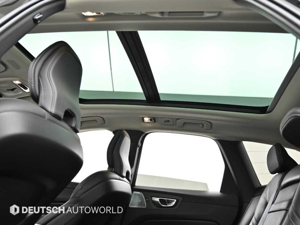 Volvo XC60 — photo 18