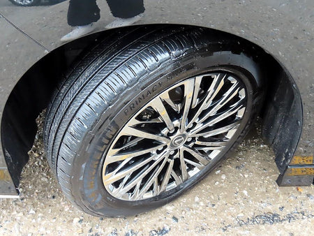 Lexus LM — photo 20