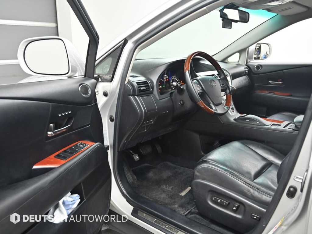 Lexus RX — photo 11