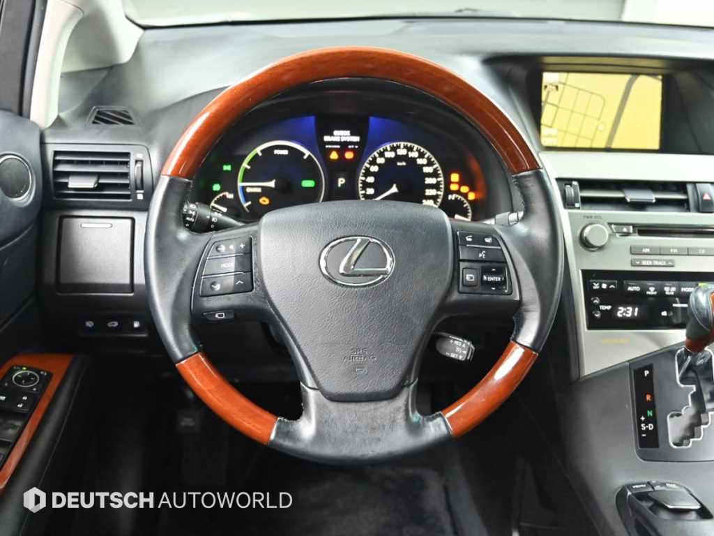 Lexus RX — photo 13
