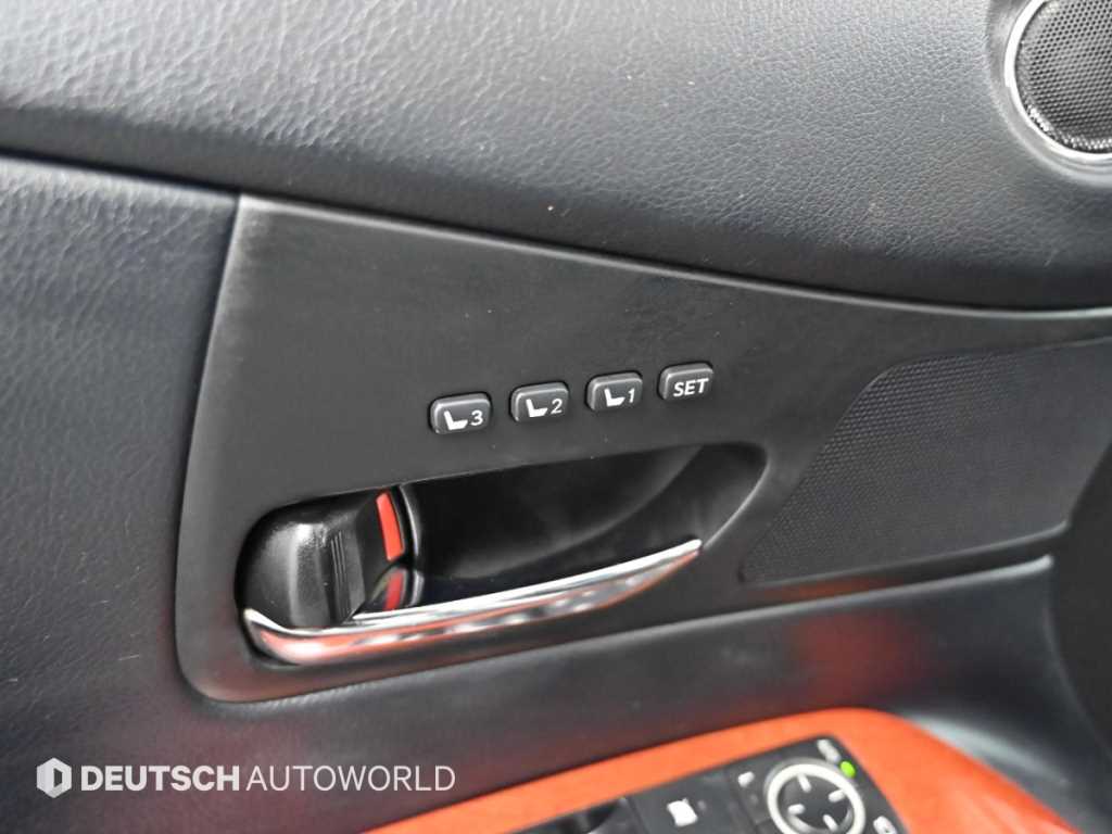 Lexus RX — photo 17