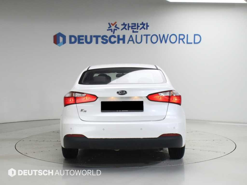 Kia K3 — photo 04