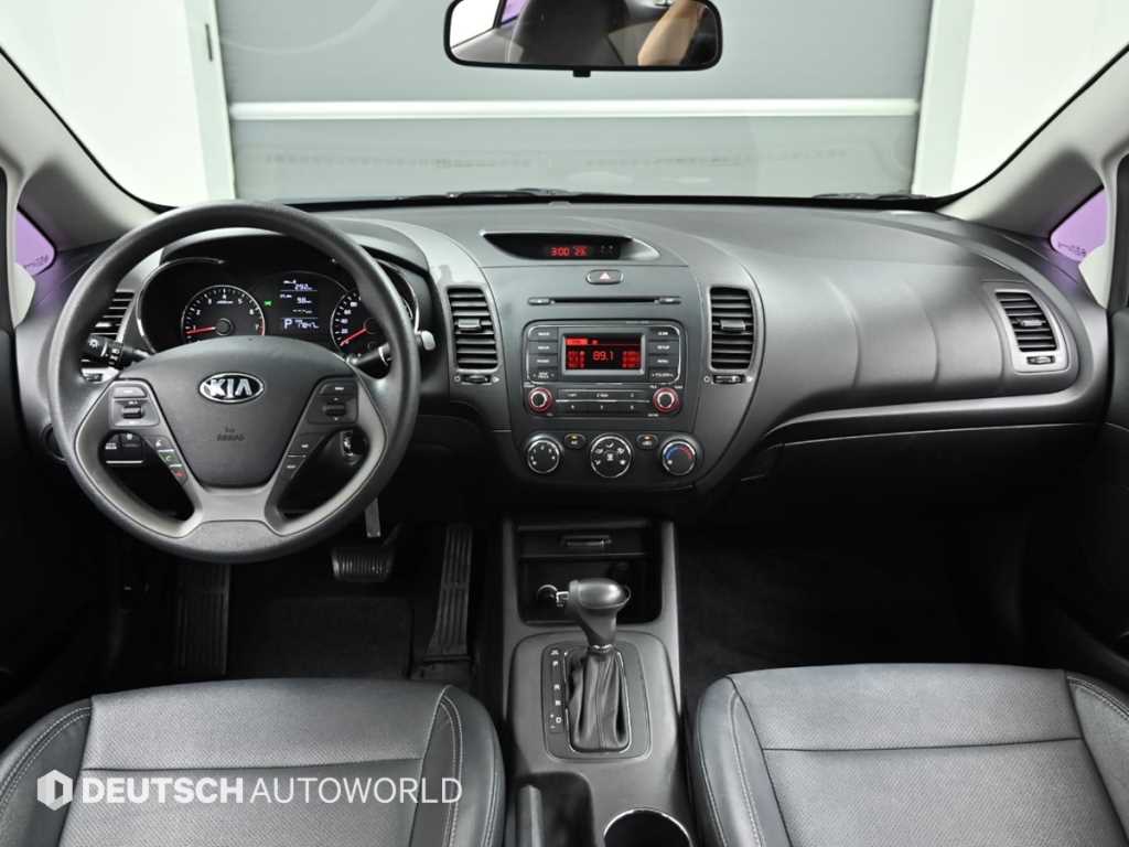 Kia K3 — photo 07