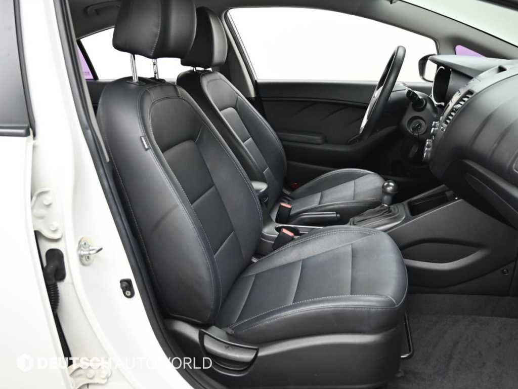 Kia K3 — photo 10