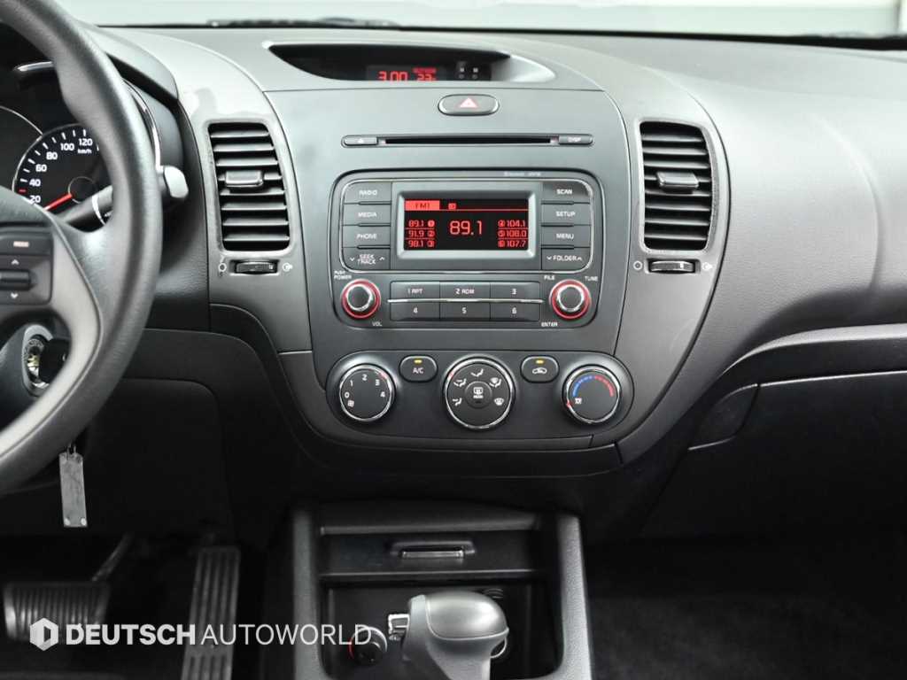 Kia K3 — photo 14