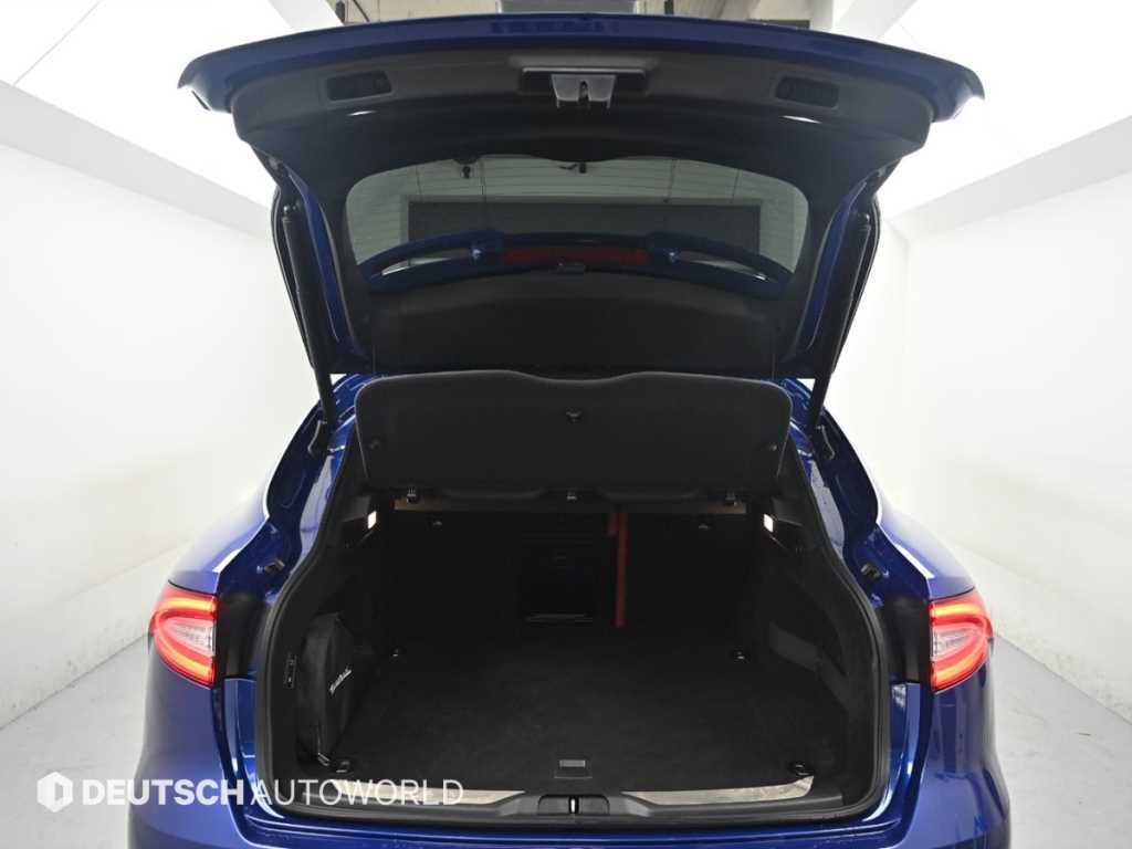 Maserati Levante — photo 19