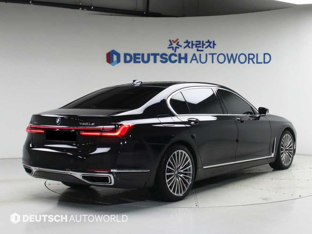 BMW 7-Series — photo 02