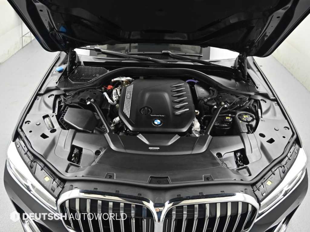 BMW 7-Series — photo 06