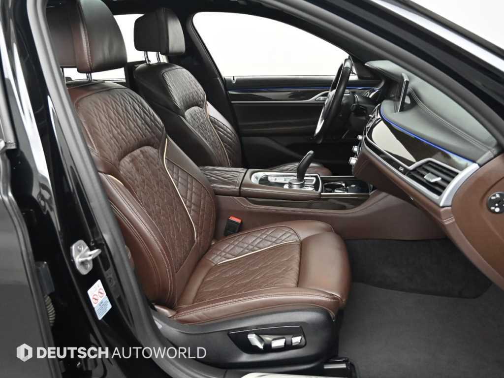BMW 7-Series — photo 10
