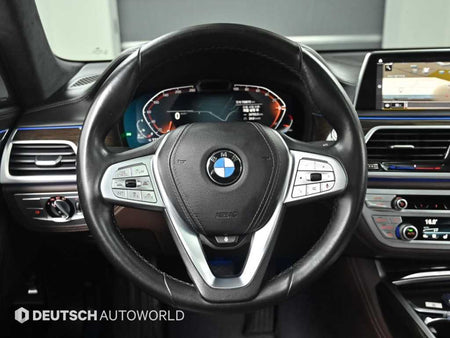 BMW 7-Series — photo 13