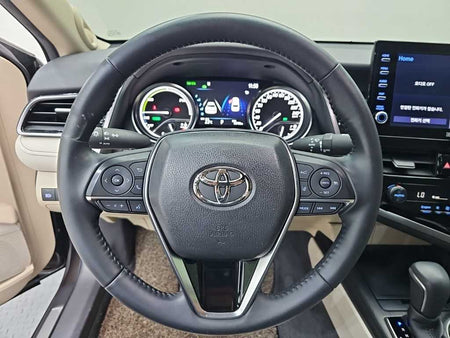 Toyota Camry — photo 09
