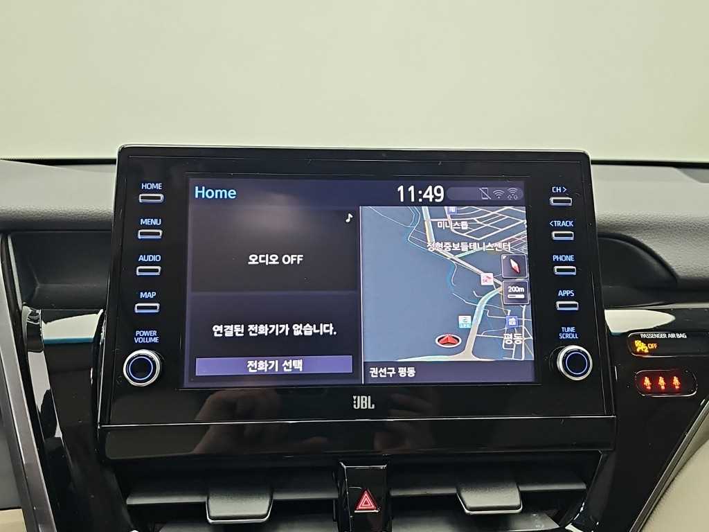 Toyota Camry — photo 14
