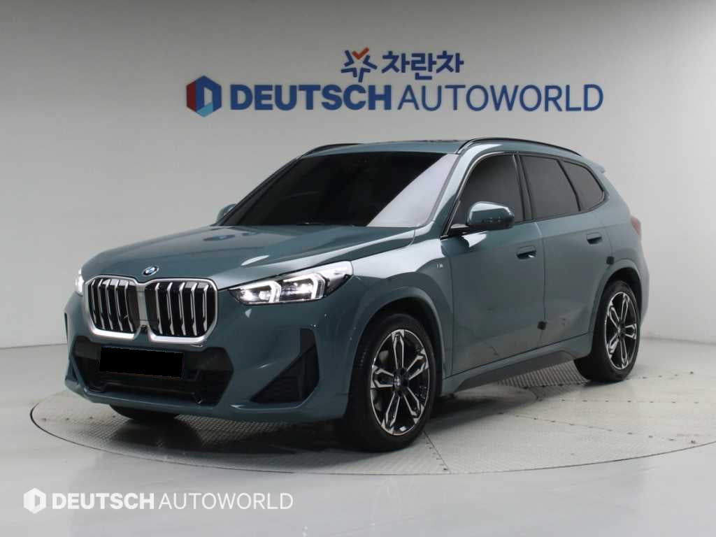 BMW X1 — photo 01