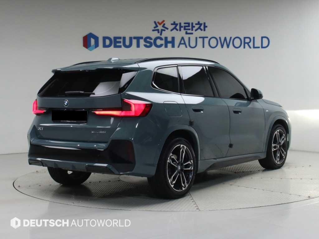 BMW X1 — photo 02