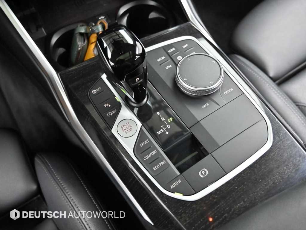 BMW 3-Series — photo 09