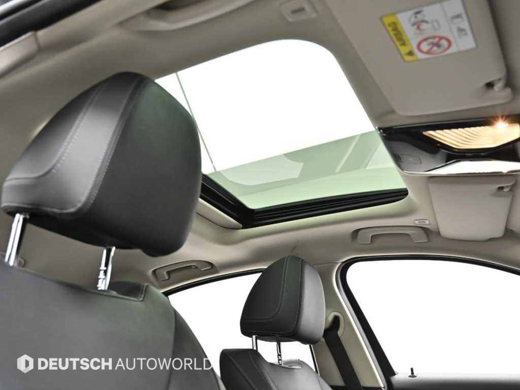 BMW 3-Series — photo 18