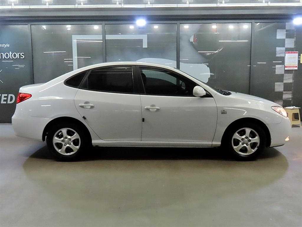 Hyundai Avante — photo 03