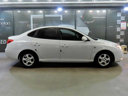 Hyundai Avante — photo 03