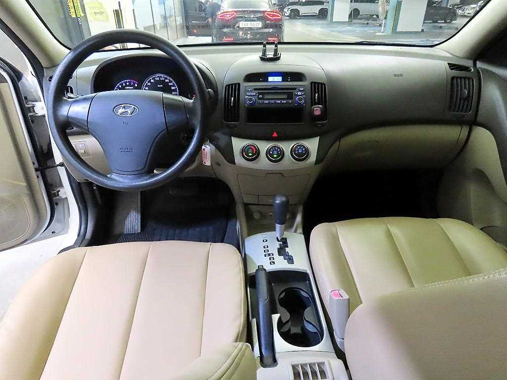 Hyundai Avante — photo 10