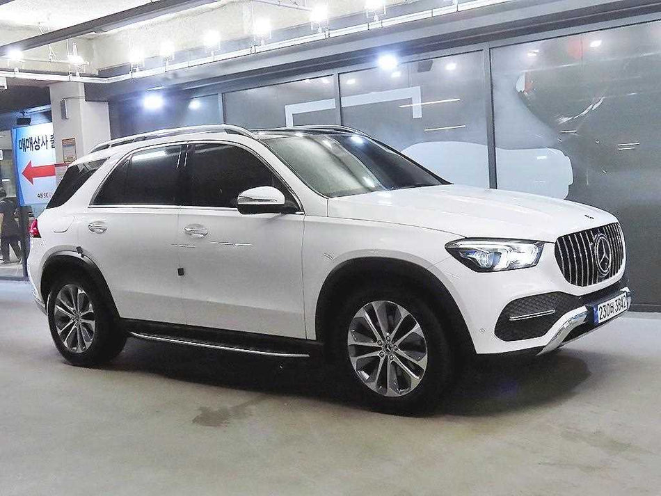 Mercedes-Benz GLE-Class — photo 01