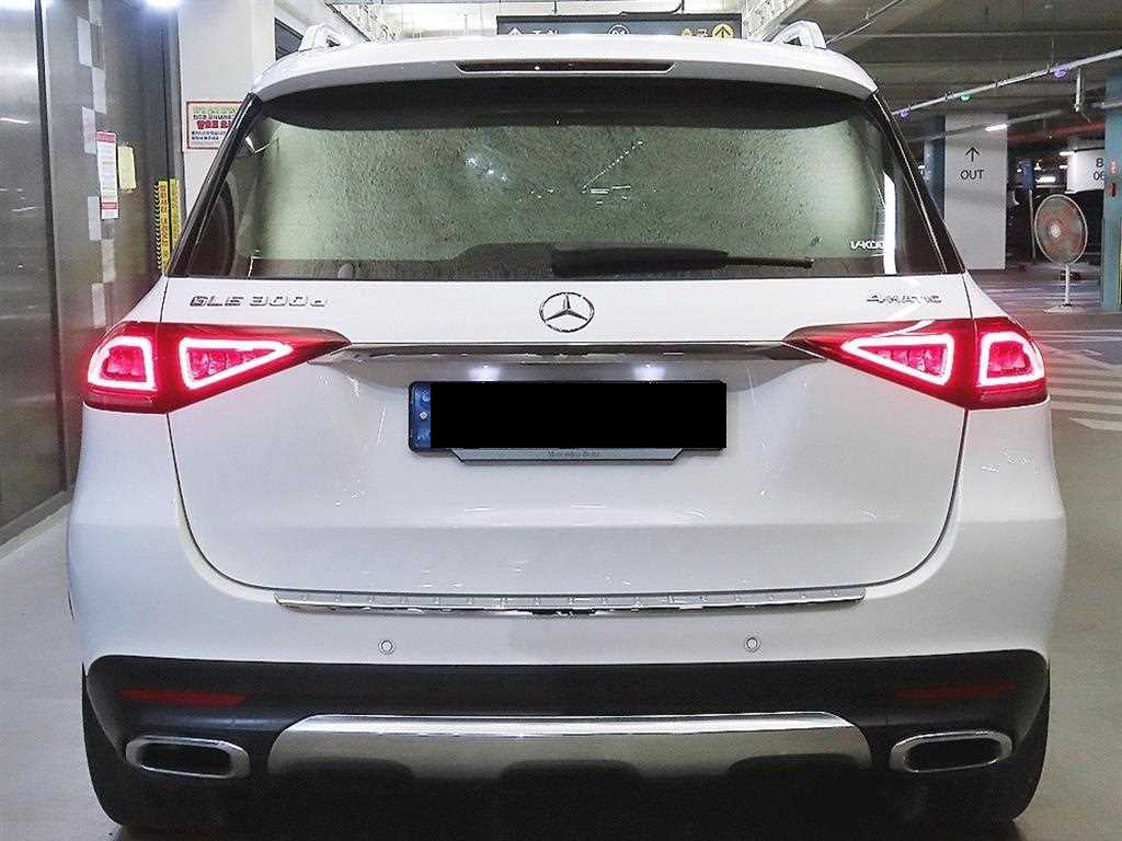 Mercedes-Benz GLE-Class — photo 05