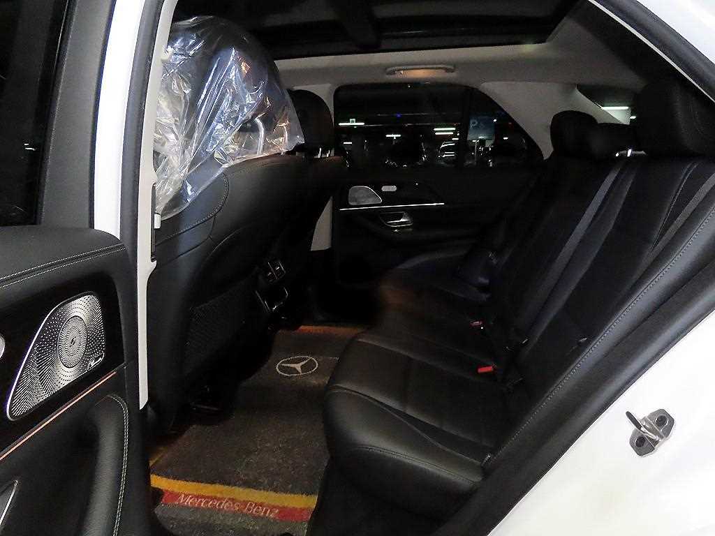 Mercedes-Benz GLE-Class — photo 07