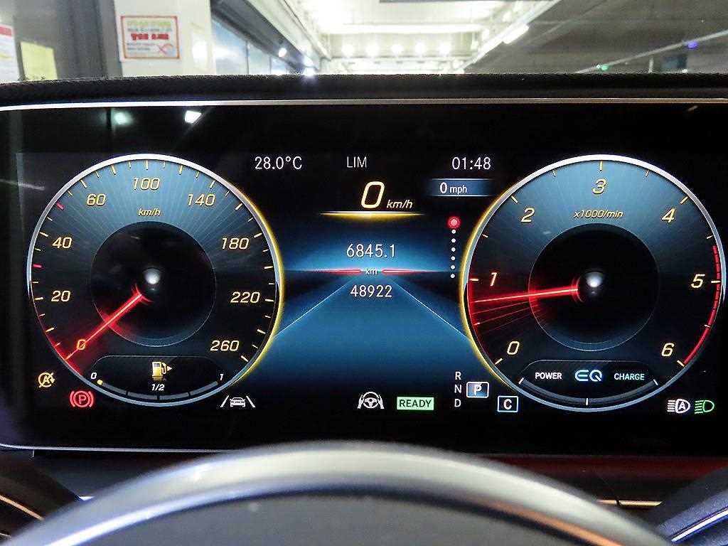 Mercedes-Benz GLE-Class — photo 09