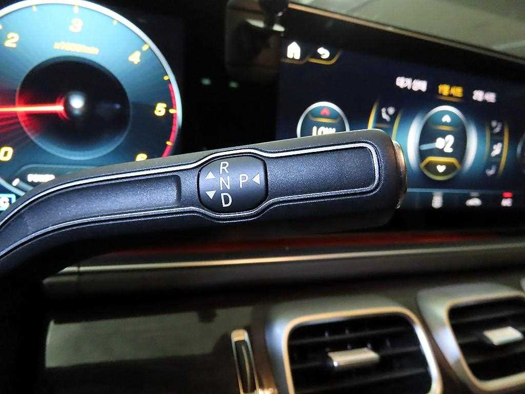 Mercedes-Benz GLE-Class — photo 12