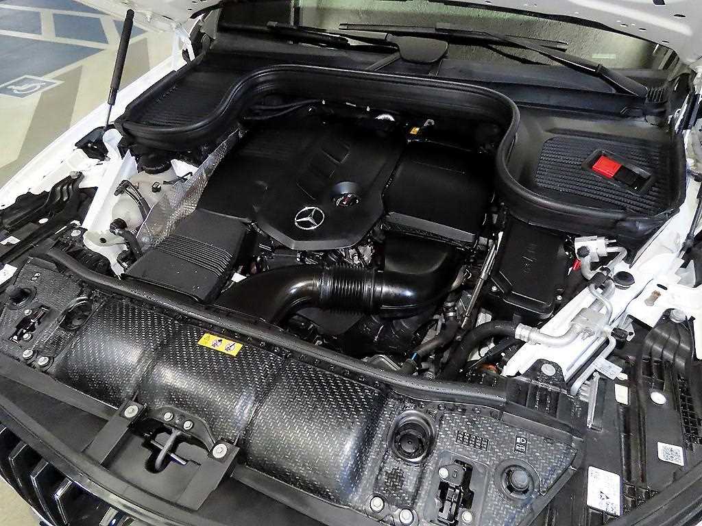 Mercedes-Benz GLE-Class — photo 19
