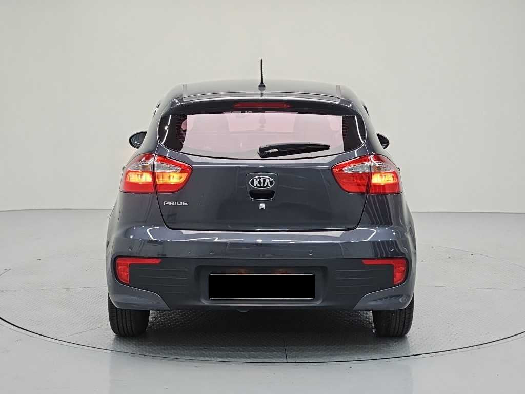 Kia pride — photo 03