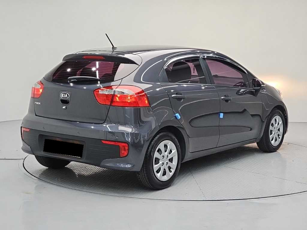 Kia pride — photo 04