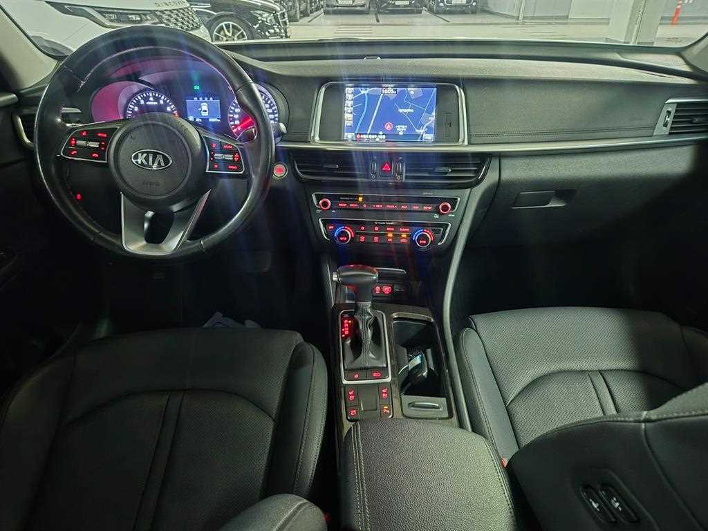 Kia K5 — photo 08