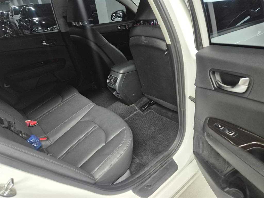 Kia K5 — photo 12