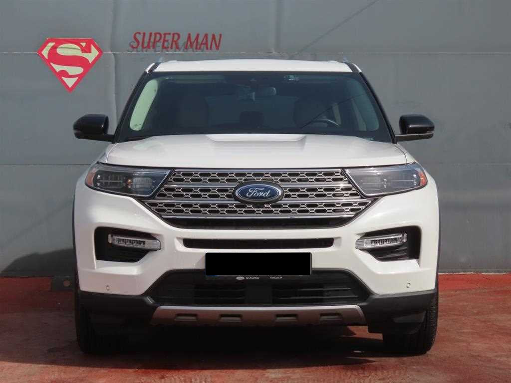 Ford Explorer — photo 02