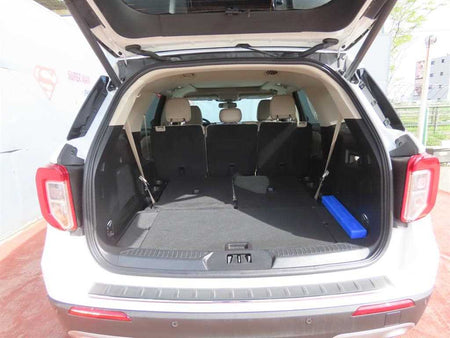 Ford Explorer — photo 05