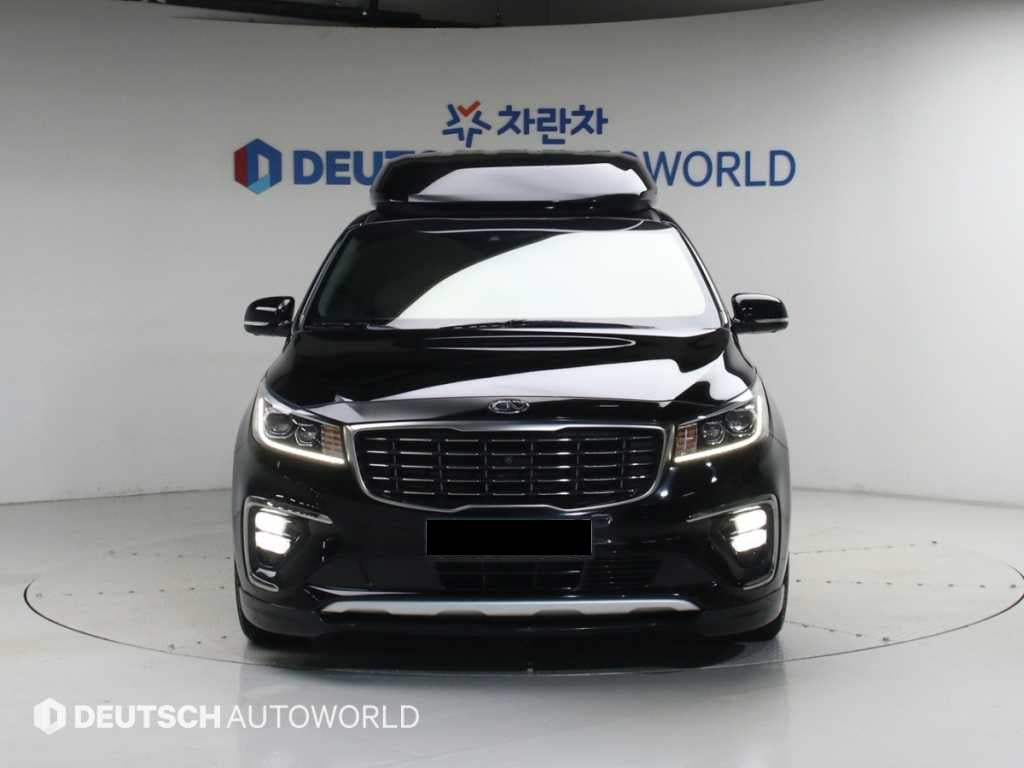 Kia Carnival — photo 03
