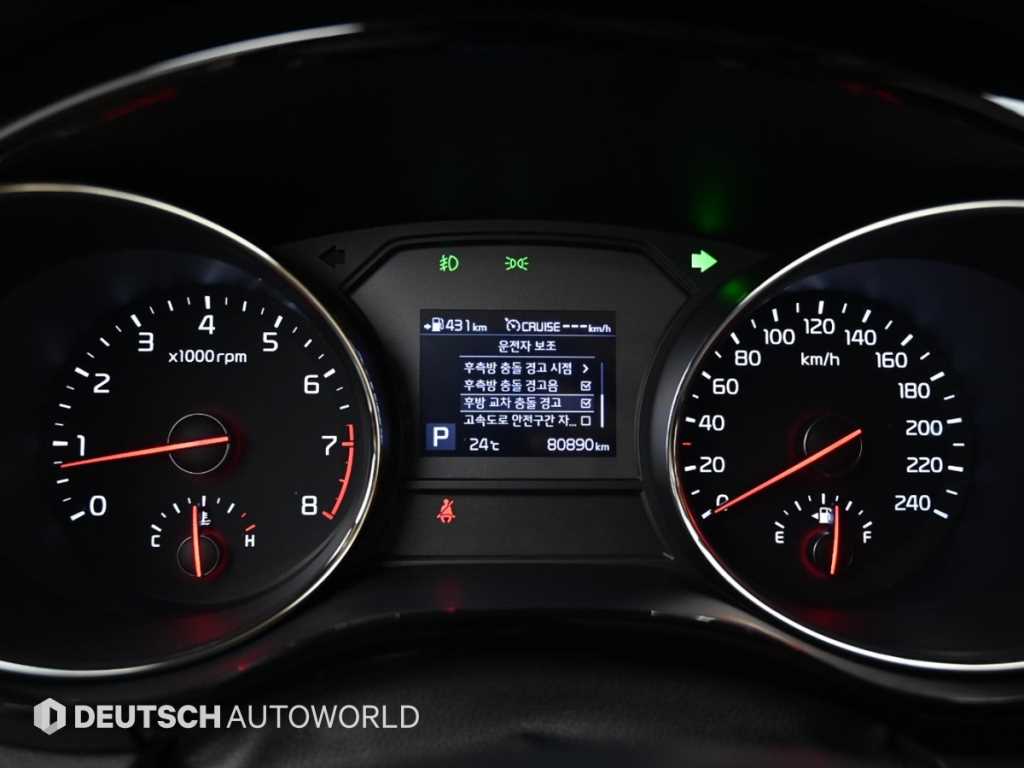 Kia Carnival — photo 08