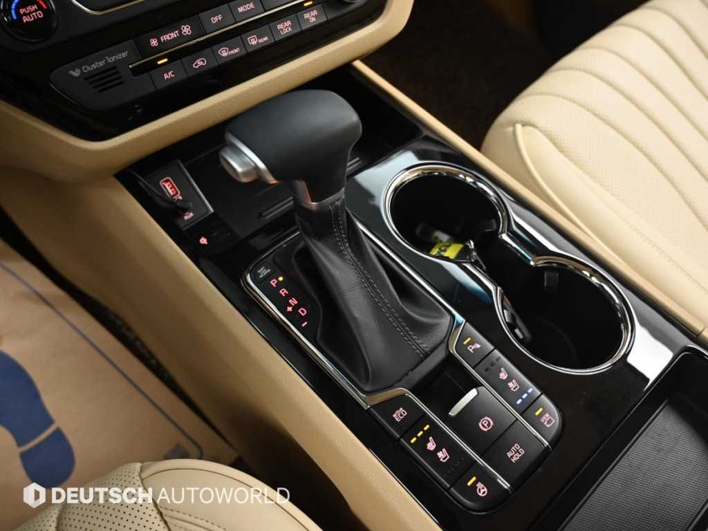 Kia Carnival — photo 09