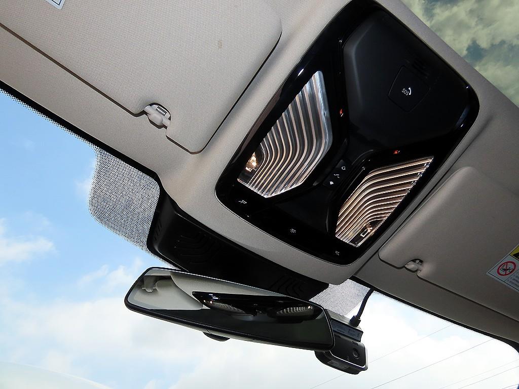 BMW 5-Series — photo 15